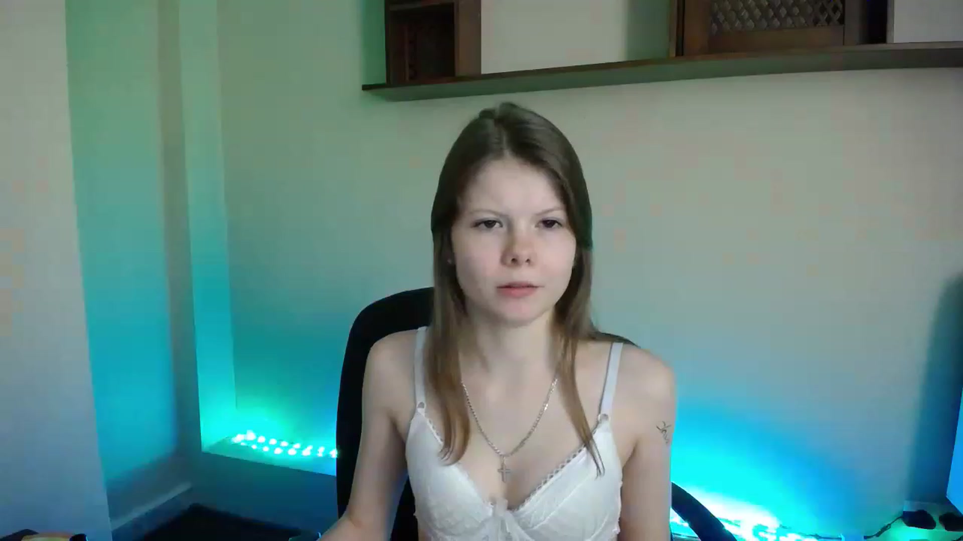 Gallery image thumbnail from BrowneyedCute's myfreecams stream on, 11/27/2022, 02:07 image 15 of 20