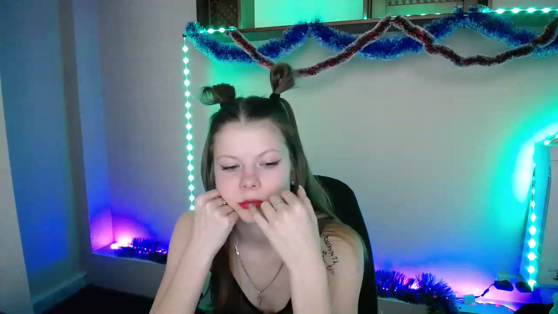 Gallery image thumbnail from BrowneyedCute's myfreecams stream on, 12/25/2022, 02:13 image 3 of 20