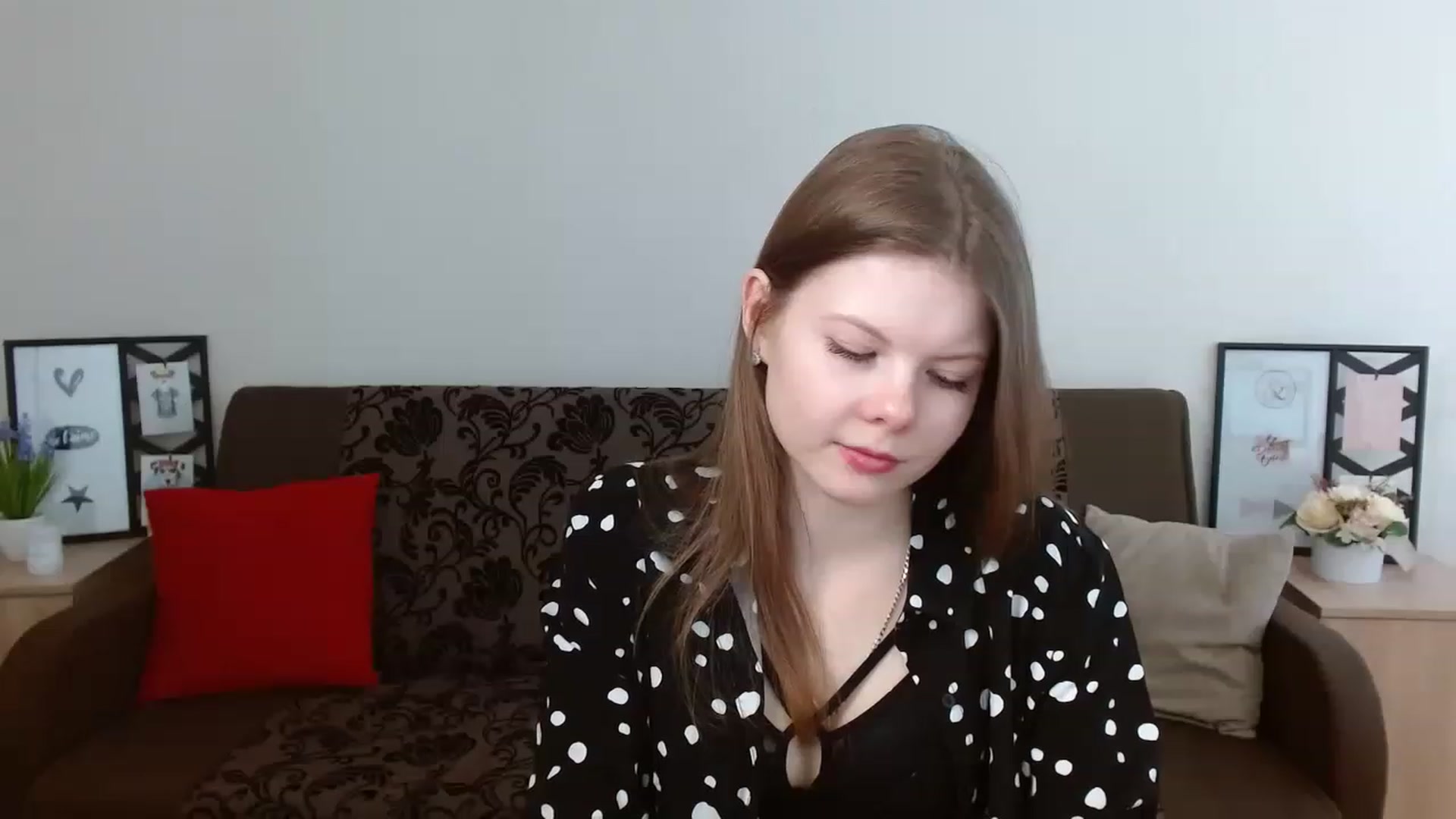 Gallery image thumbnail from BrowneyedCute's myfreecams stream on, 03/20/2023, 15:36 image 4 of 20