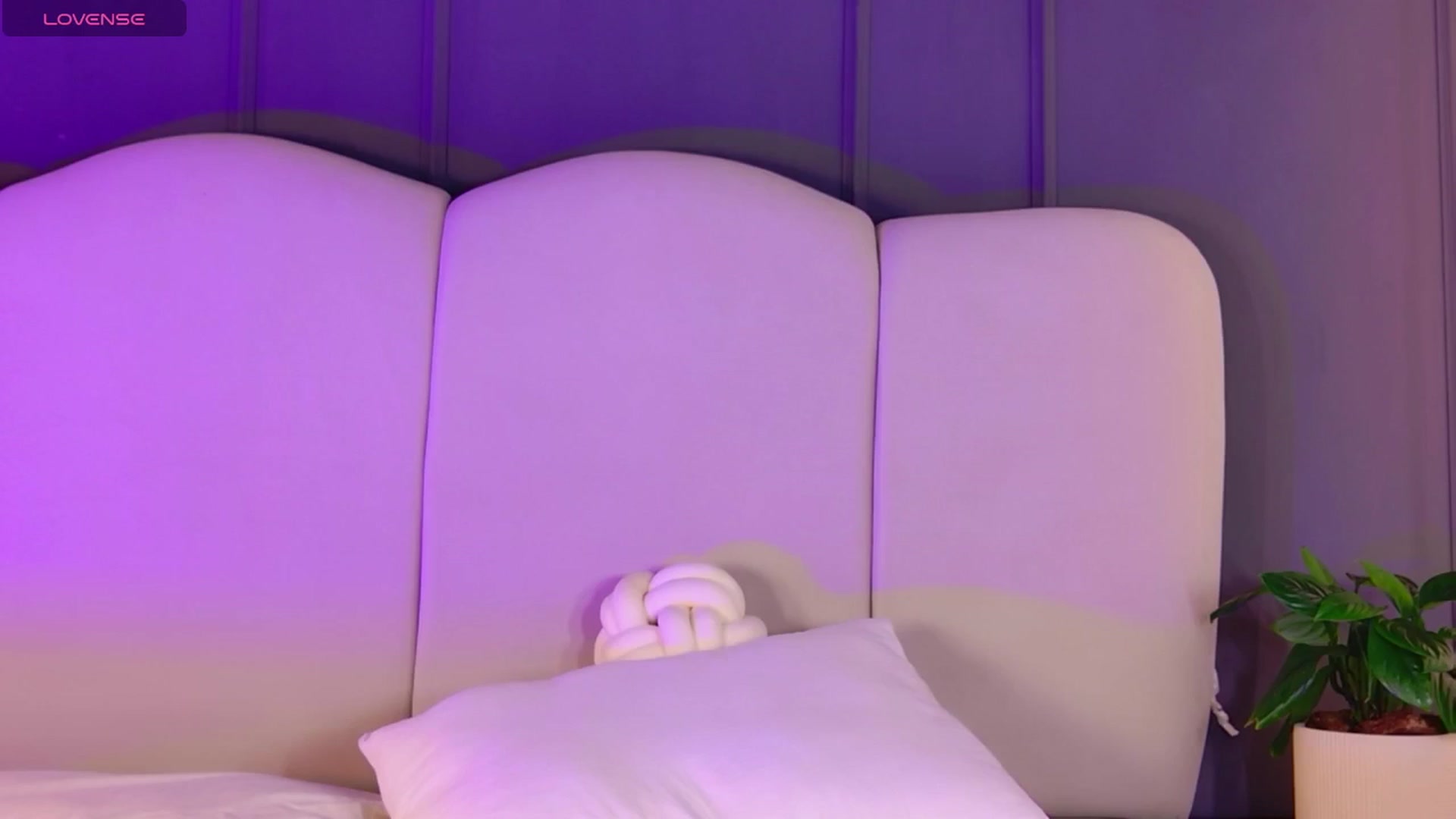 Gallery image thumbnail from BrunaMonroe's myfreecams stream on, 04/11/2026, 16:52 image 16 of 20