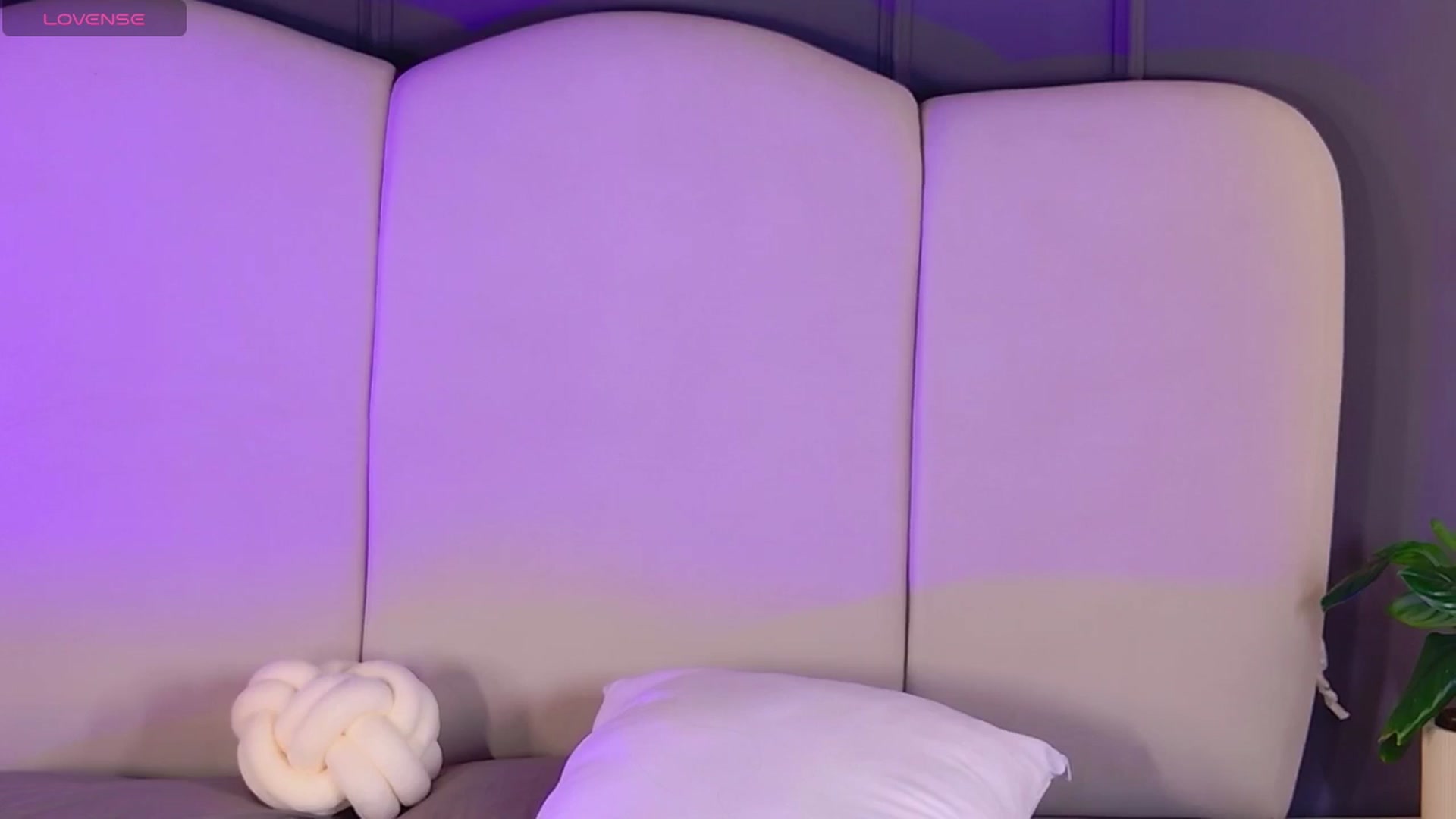 Gallery image thumbnail from BrunaMonroe's myfreecams stream on, 04/14/2026, 16:51 image 18 of 20