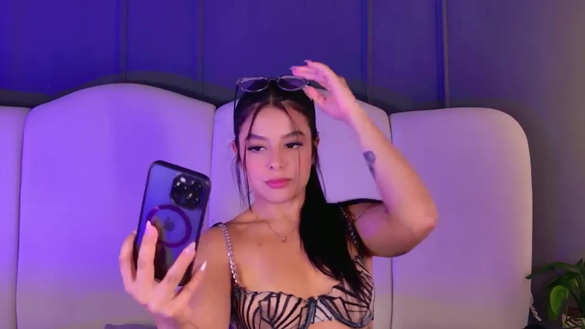 Gallery image thumbnail from BrunaMonroe's myfreecams stream on, 04/22/2026, 17:06 image 10 of 20