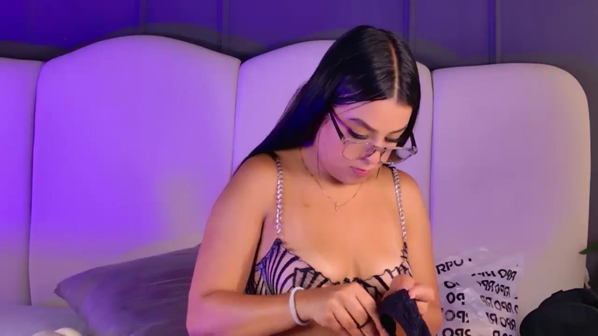 Gallery image thumbnail from BrunaMonroe's myfreecams stream on, 04/22/2026, 18:38 image 18 of 20