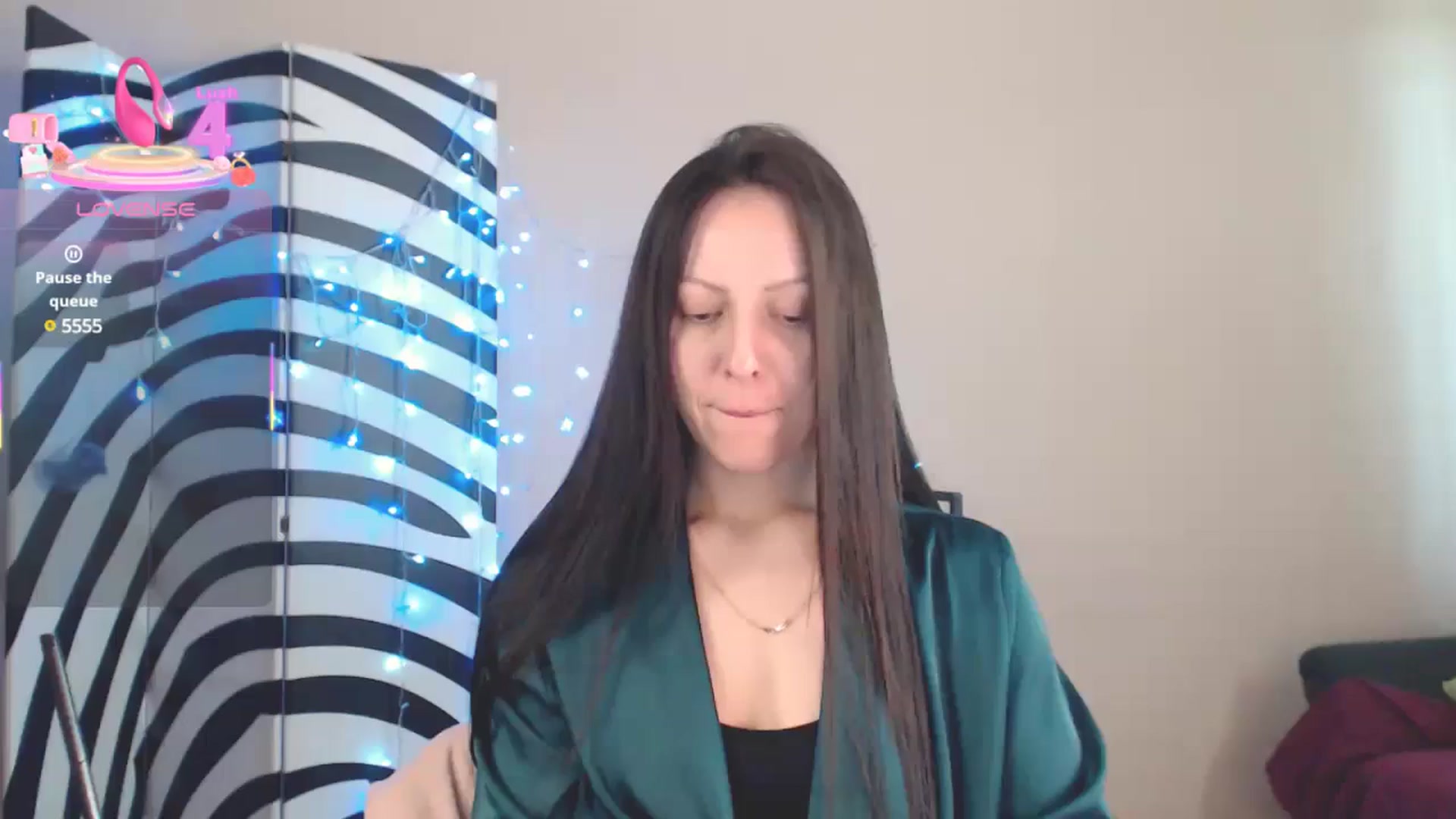 Gallery image thumbnail from BrunetteMuse's myfreecams stream on, 06/17/2025, 09:39 image 1 of 20
