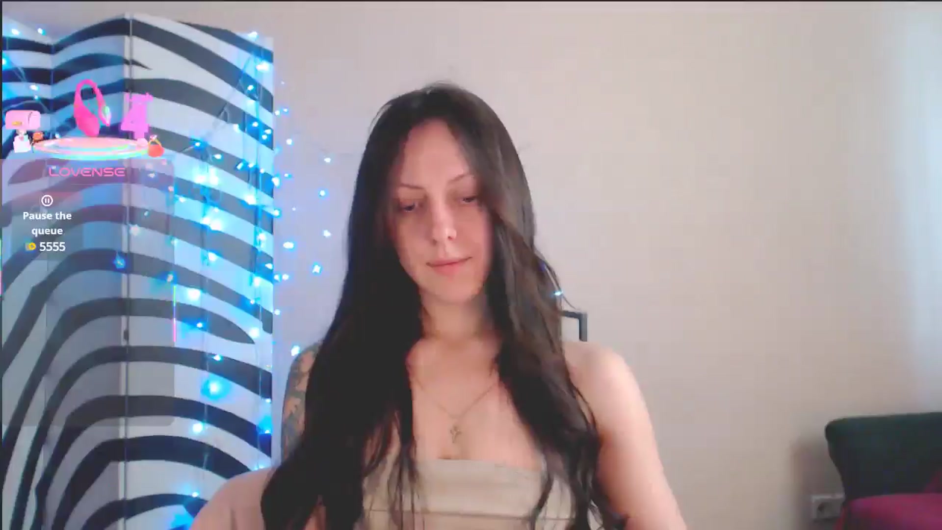 Gallery image thumbnail from BrunetteMuse's myfreecams stream on, 07/15/2025, 10:55 image 13 of 20