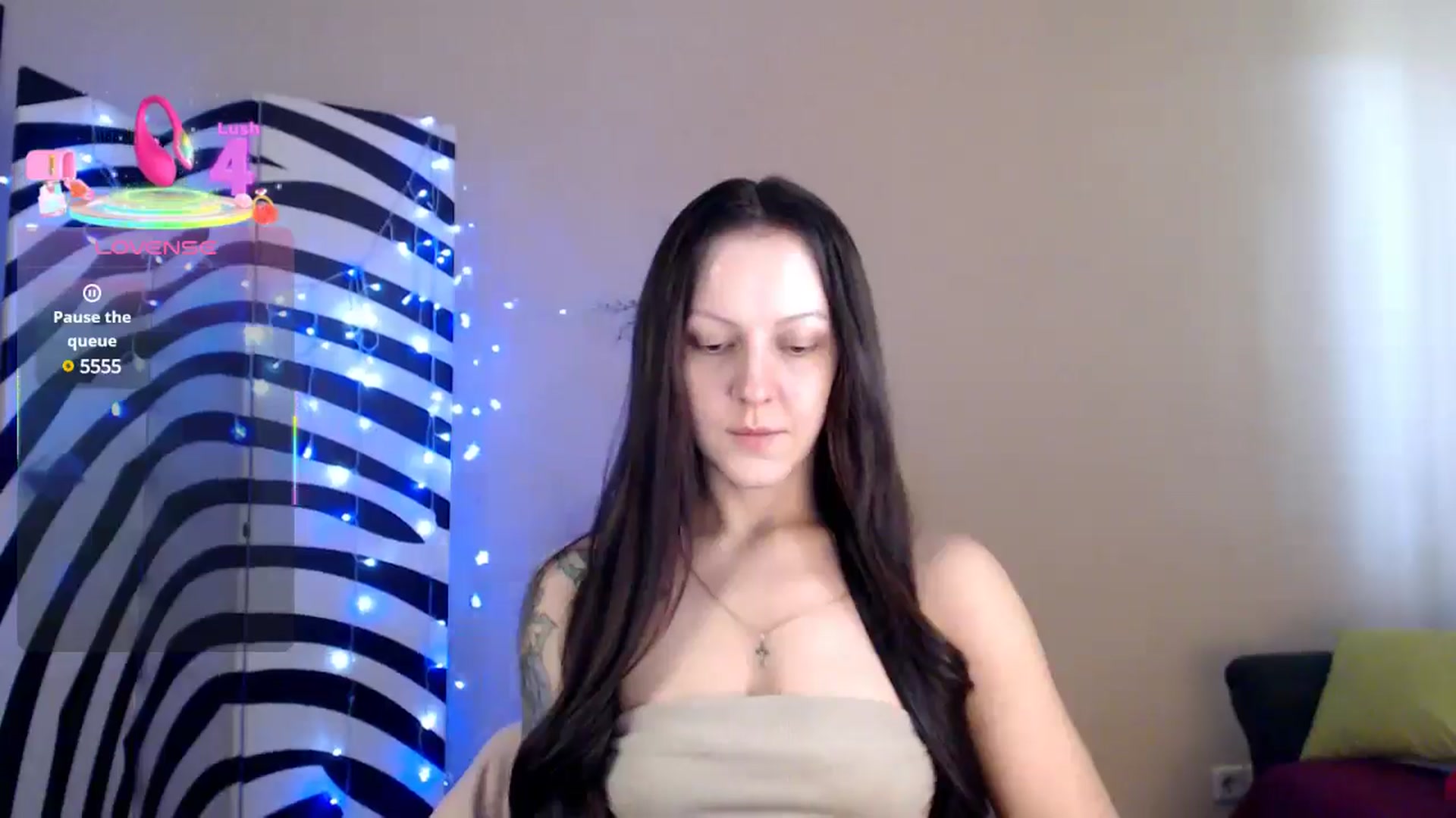 Gallery image thumbnail from BrunetteMuse's myfreecams stream on, 08/10/2025, 10:36 image 17 of 20
