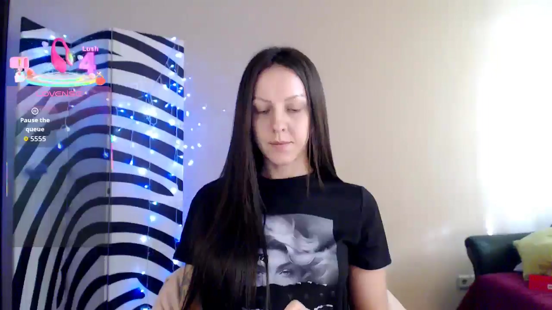 Gallery image thumbnail from BrunetteMuse's myfreecams stream on, 08/15/2025, 14:00 image 18 of 20