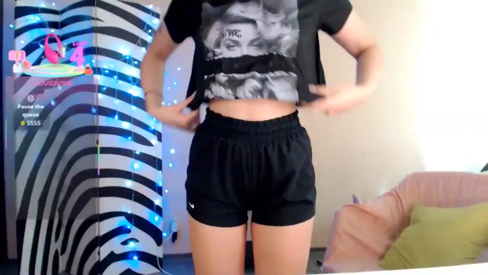 Gallery image thumbnail from BrunetteMuse's myfreecams stream on, 08/15/2025, 14:00 image 4 of 20