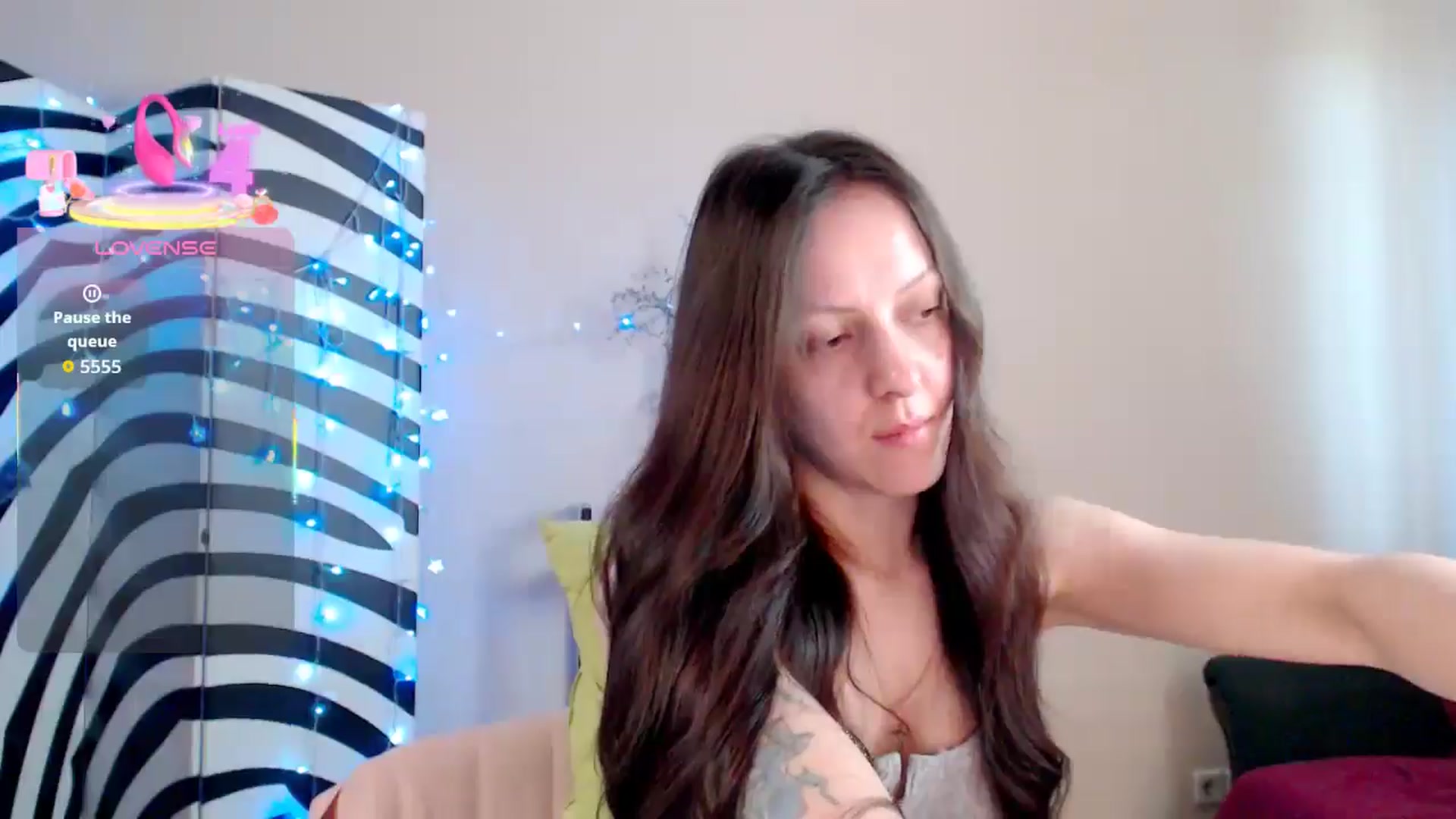 Gallery image thumbnail from BrunetteMuse's myfreecams stream on, 08/27/2025, 10:36 image 5 of 20
