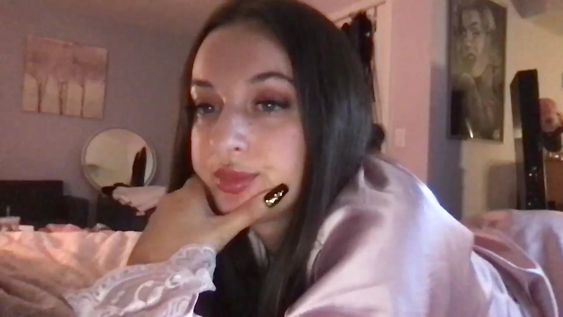 Gallery image thumbnail from Brunettebabyy's myfreecams stream on, 05/17/2025, 08:20 image 12 of 20