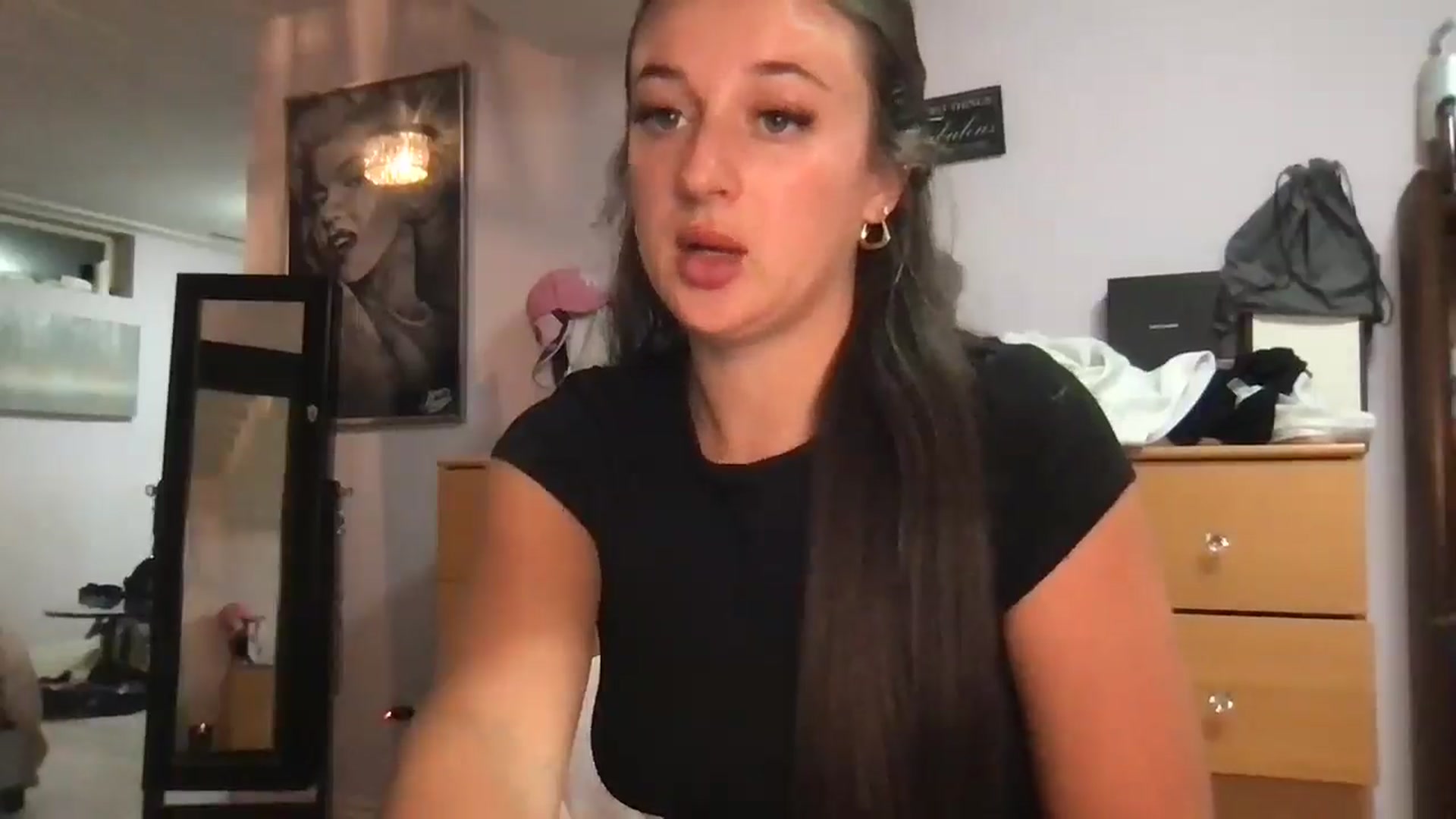 Gallery image thumbnail from Brunettebabyy's myfreecams stream on, 06/01/2025, 08:33 image 10 of 20