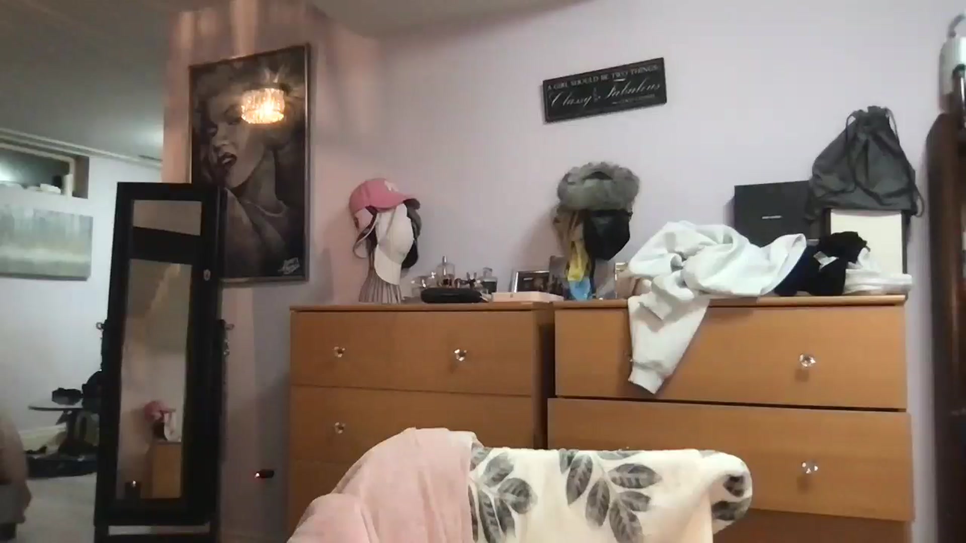 Gallery image thumbnail from Brunettebabyy's myfreecams stream on, 06/01/2025, 08:33 image 15 of 20