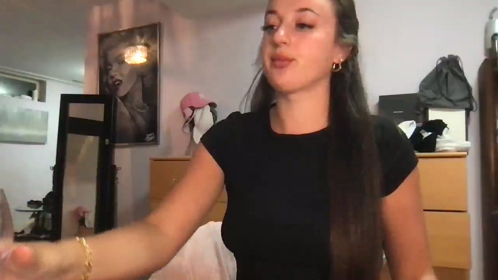 Gallery image thumbnail from Brunettebabyy's myfreecams stream on, 06/01/2025, 08:33 image 6 of 20