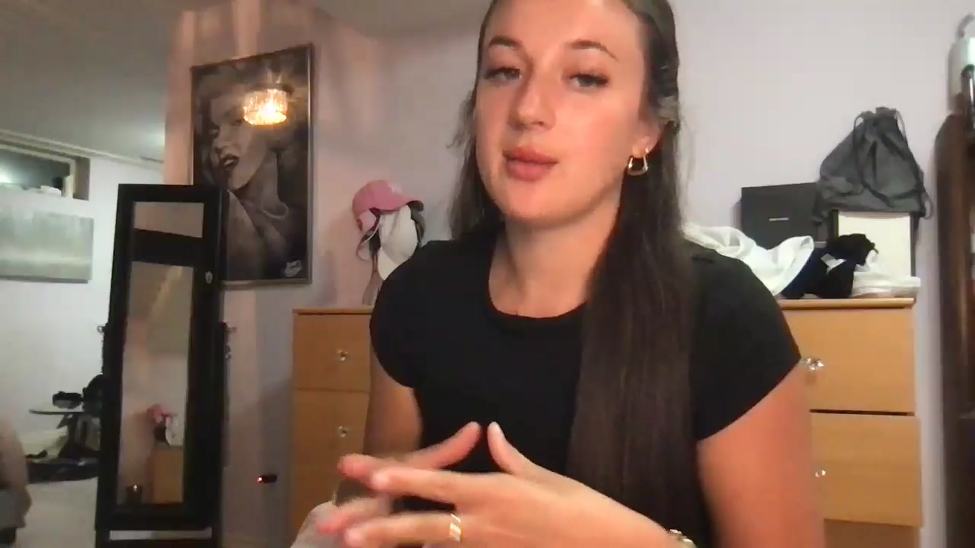 Gallery image thumbnail from Brunettebabyy's myfreecams stream on, 06/01/2025, 08:33 image 14 of 20