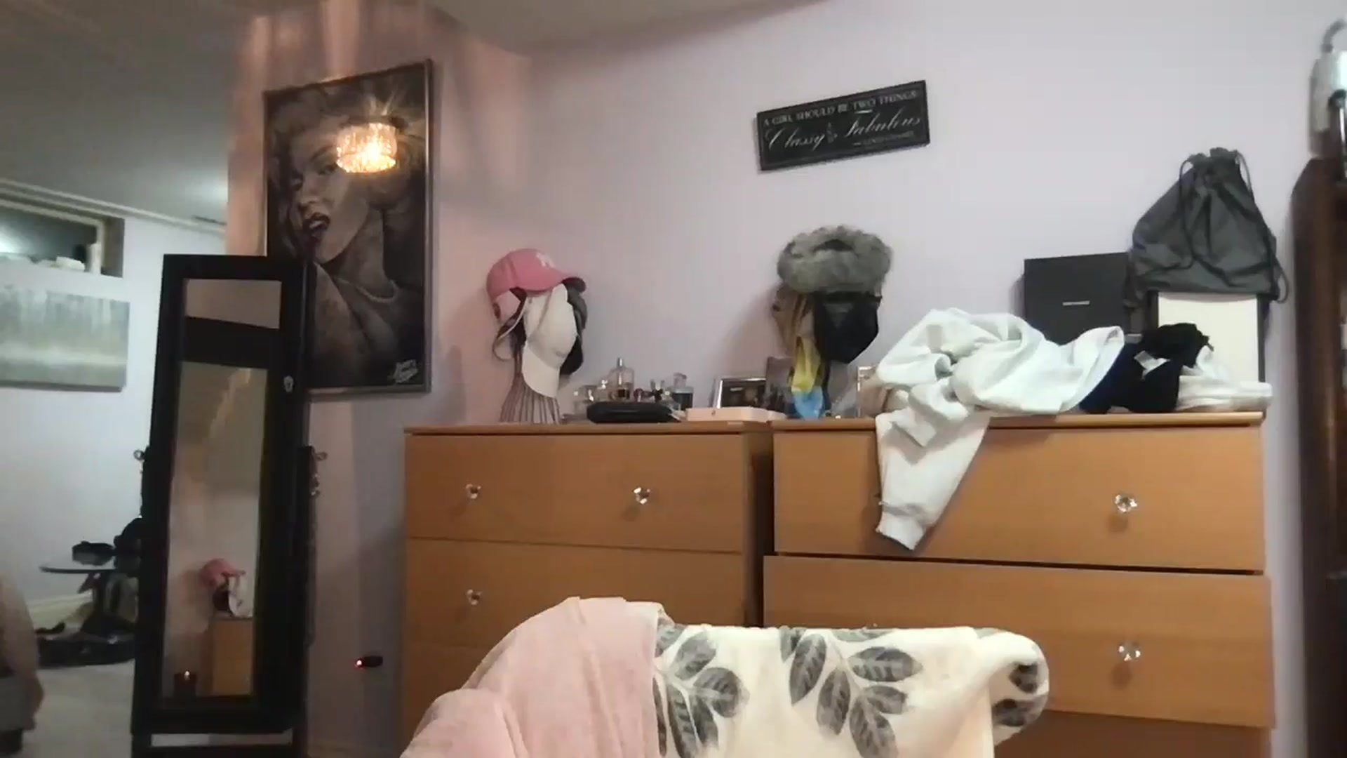 Gallery image thumbnail from Brunettebabyy's myfreecams stream on, 06/01/2025, 08:33 image 16 of 20