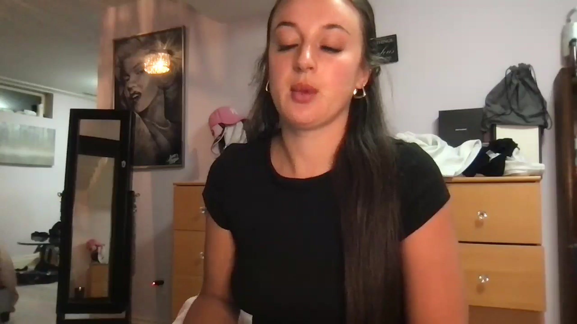 Gallery image thumbnail from Brunettebabyy's myfreecams stream on, 06/01/2025, 08:33 image 17 of 20
