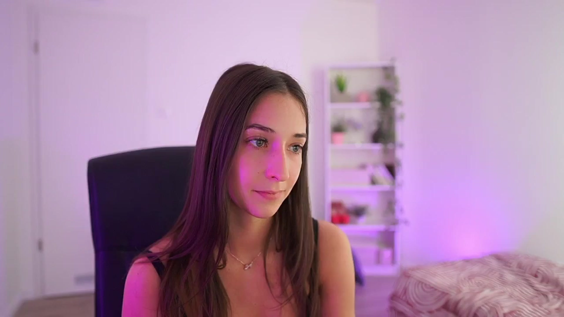 Gallery image thumbnail from Brunettte_18's myfreecams stream on, 04/07/2026, 18:22 image 11 of 20