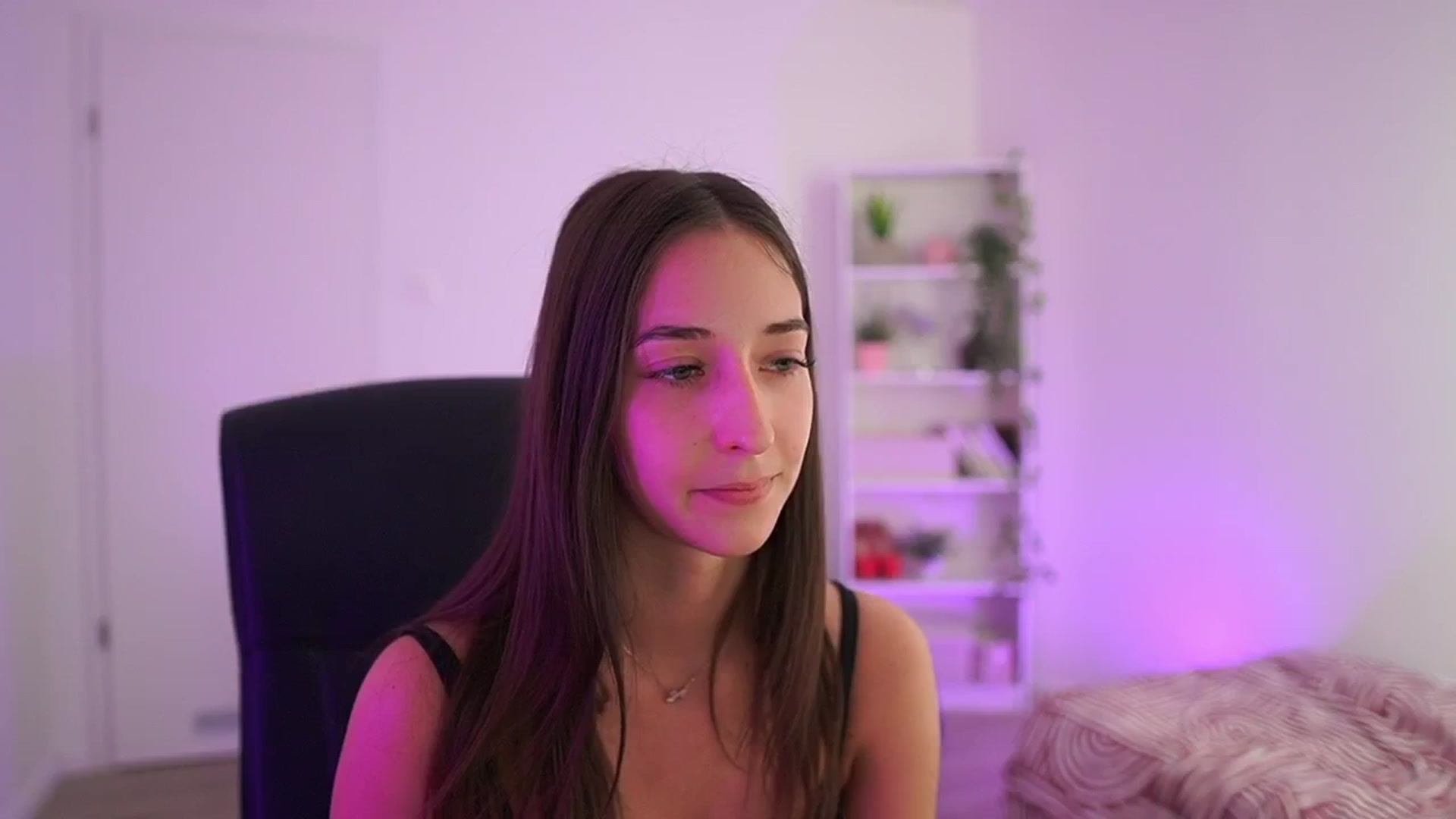 Gallery image thumbnail from Brunettte_18's myfreecams stream on, 04/07/2026, 18:22 image 6 of 20