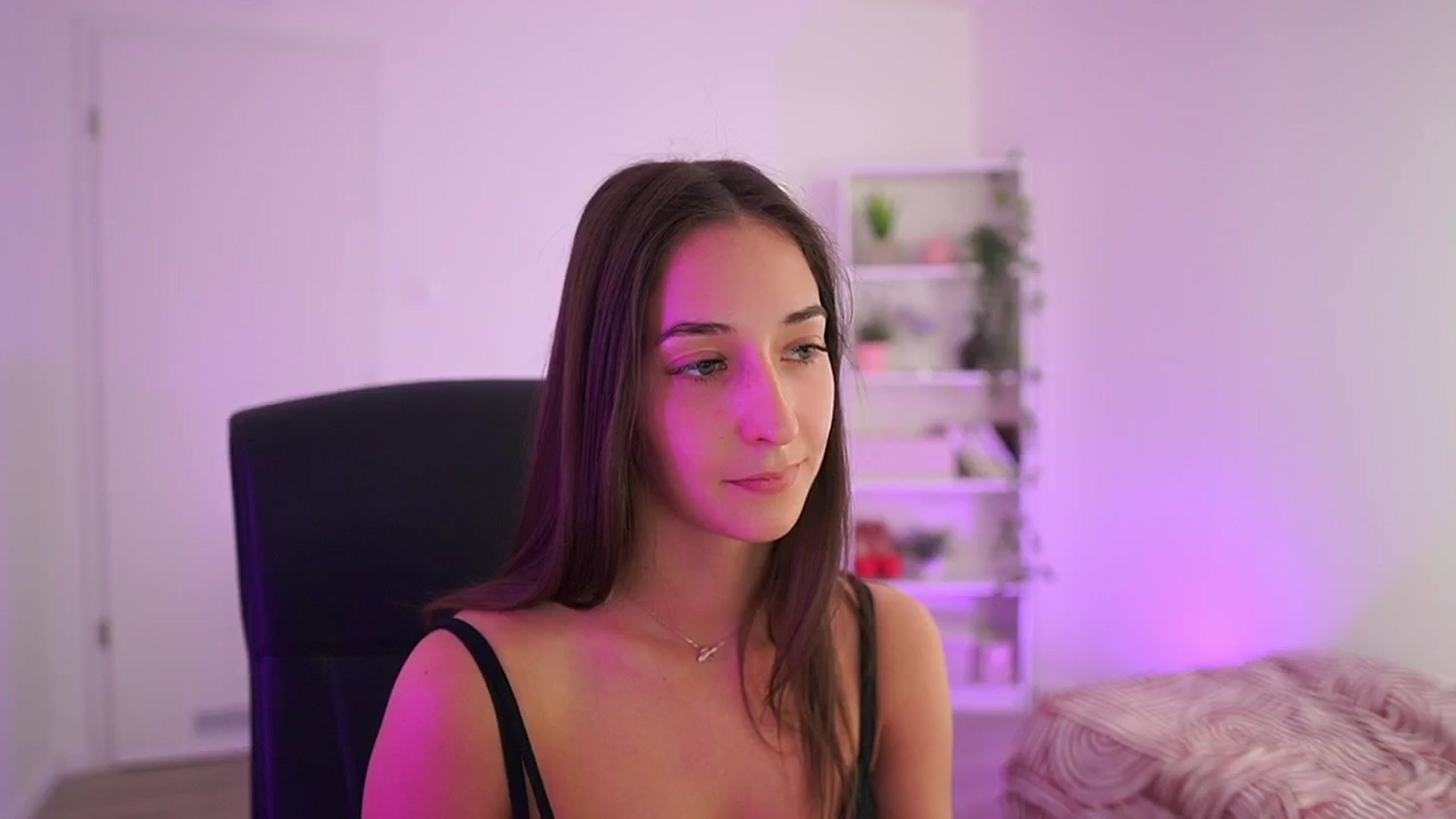 Gallery image thumbnail from Brunettte_18's myfreecams stream on, 04/07/2026, 18:22 image 19 of 20