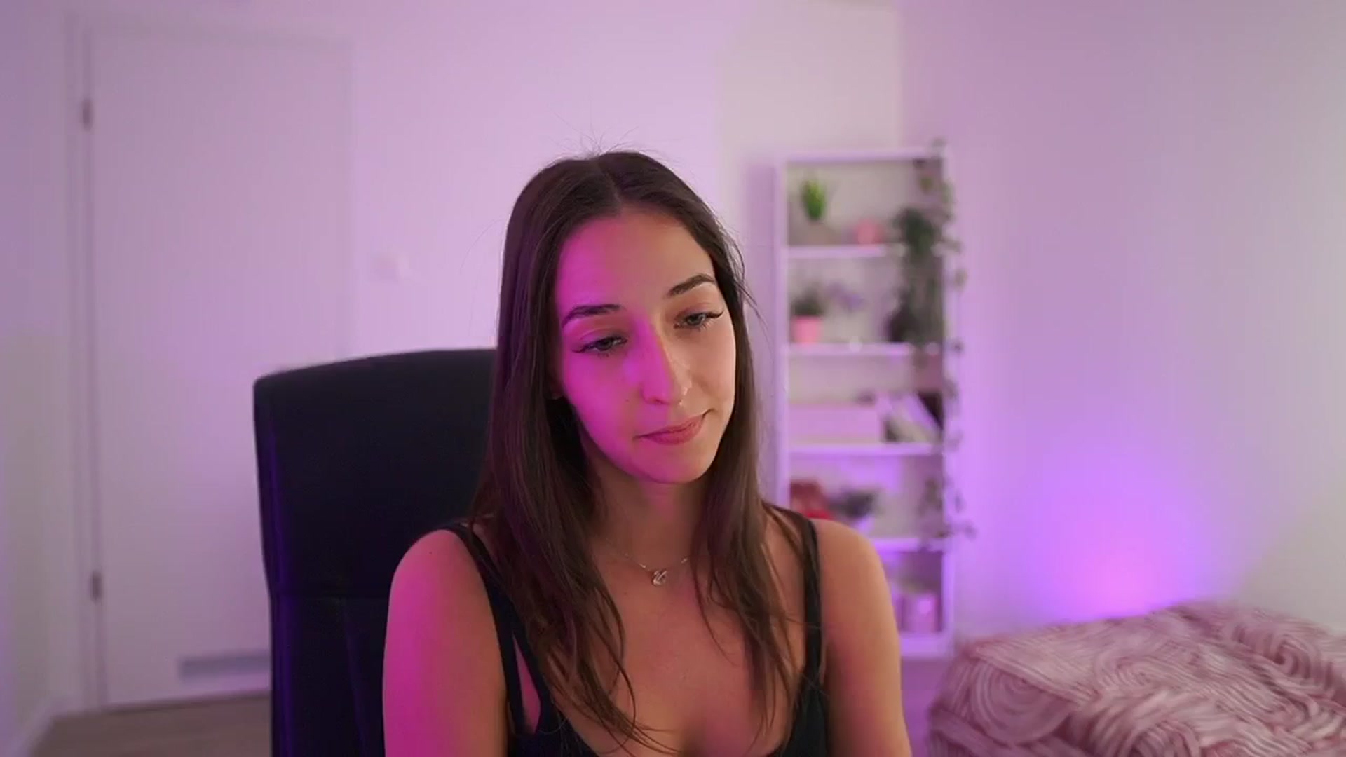 Gallery image thumbnail from Brunettte_18's myfreecams stream on, 04/07/2026, 18:22 image 17 of 20