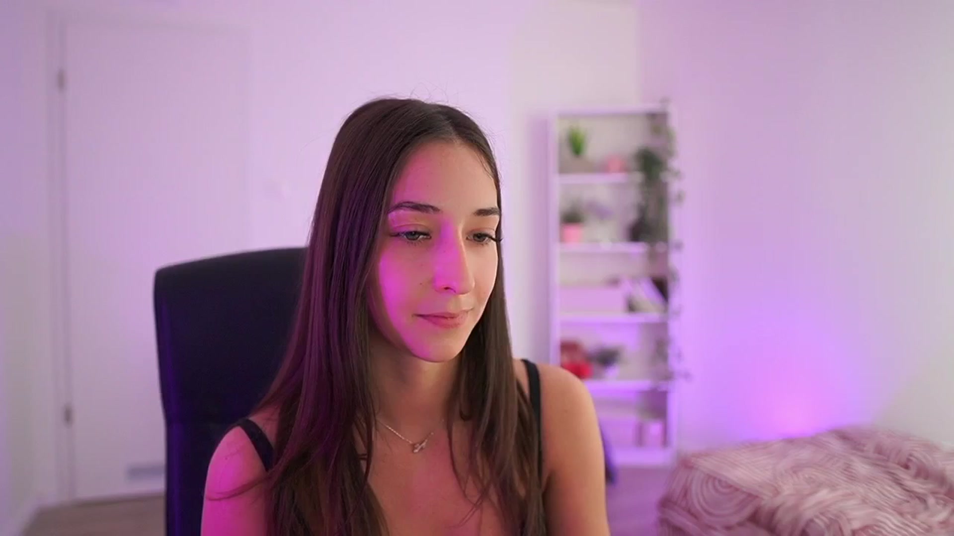 Gallery image thumbnail from Brunettte_18's myfreecams stream on, 04/07/2026, 18:22 image 14 of 20