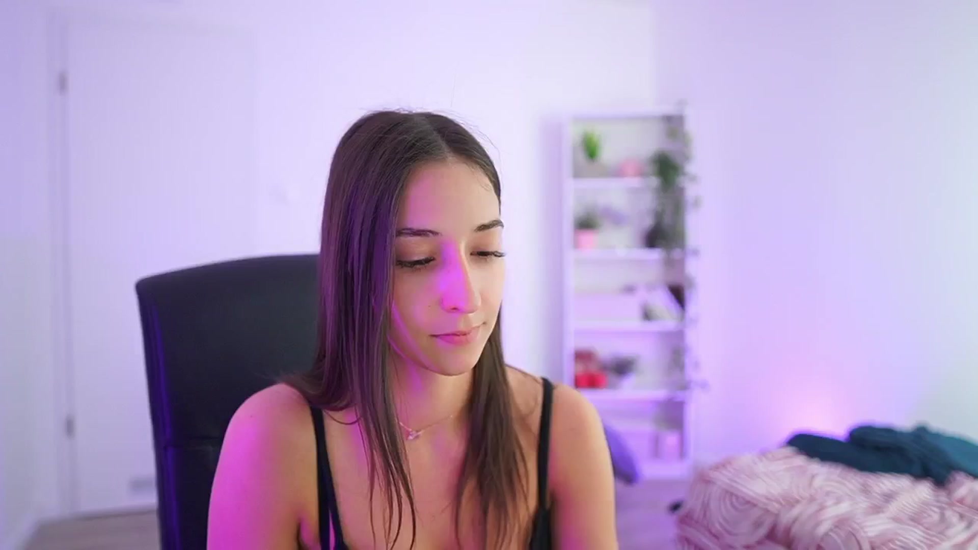 Gallery image thumbnail from Brunettte_18's myfreecams stream on, 04/07/2026, 19:15 image 8 of 20