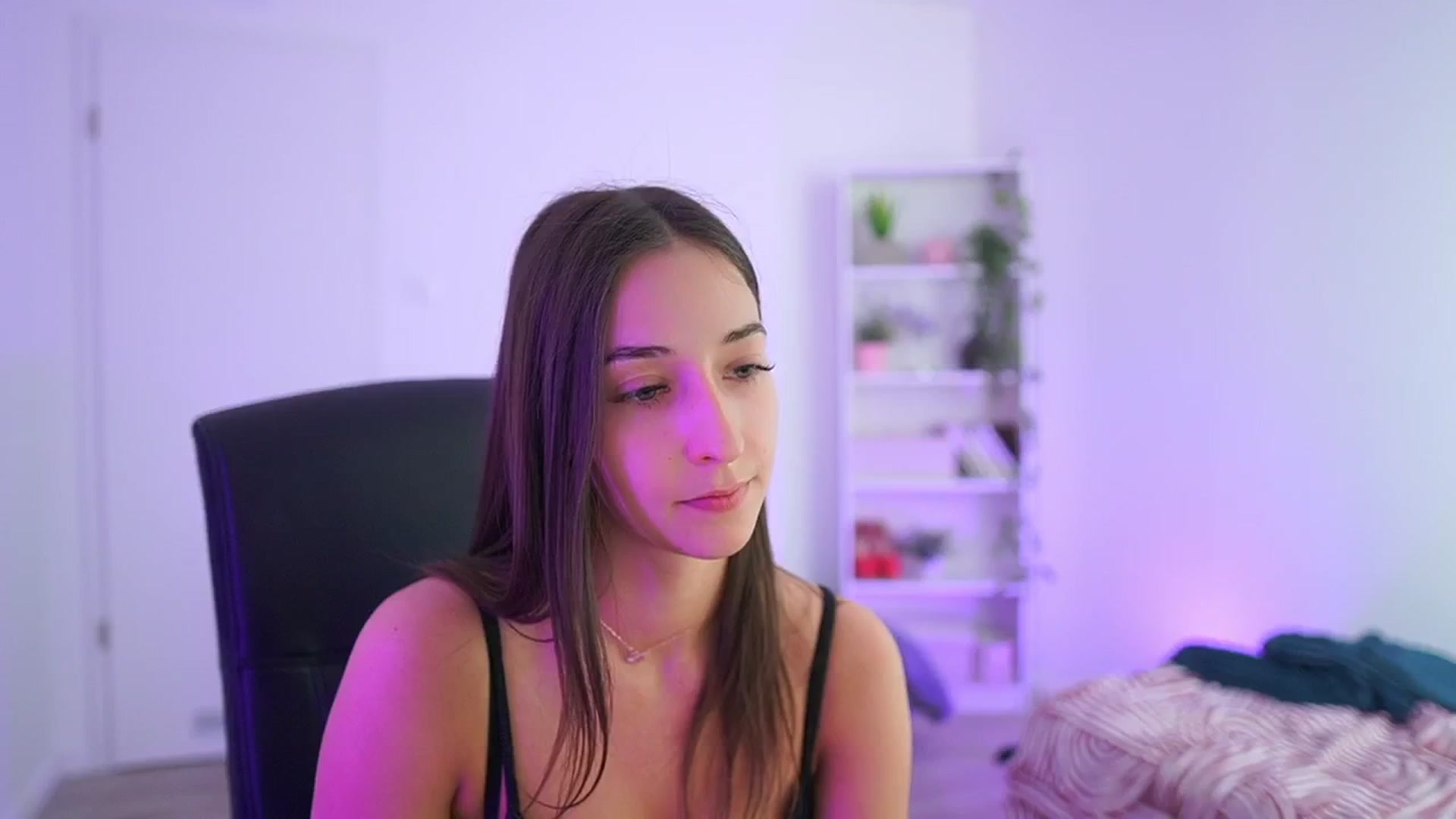 Gallery image thumbnail from Brunettte_18's myfreecams stream on, 04/07/2026, 19:15 image 4 of 20