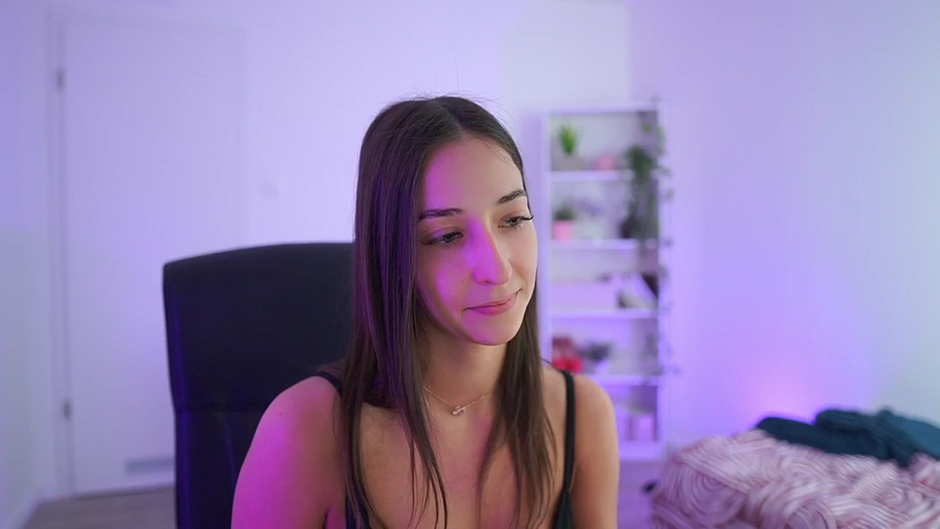 Gallery image thumbnail from Brunettte_18's myfreecams stream on, 04/07/2026, 19:15 image 17 of 20