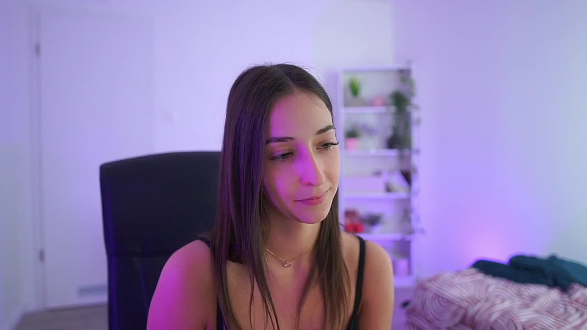 Gallery image thumbnail from Brunettte_18's myfreecams stream on, 04/07/2026, 19:15 image 18 of 20