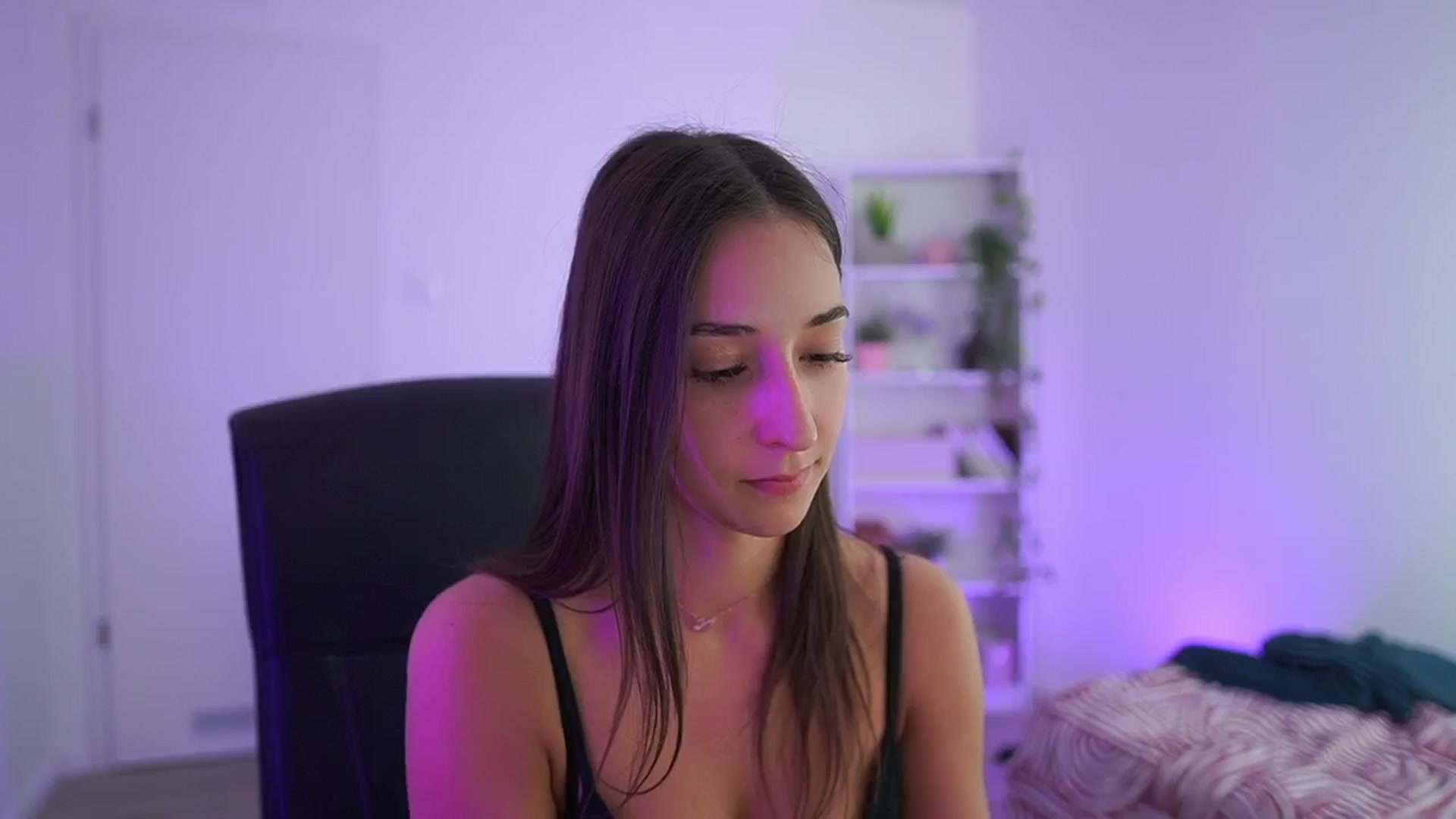 Gallery image thumbnail from Brunettte_18's myfreecams stream on, 04/07/2026, 19:15 image 5 of 20