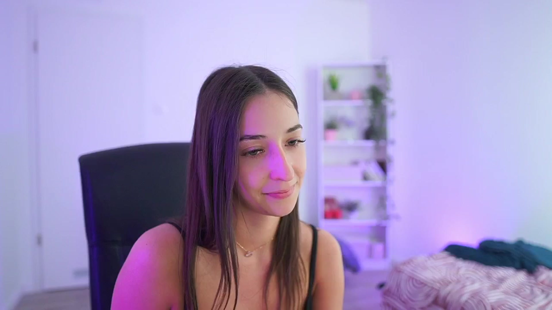 Gallery image thumbnail from Brunettte_18's myfreecams stream on, 04/07/2026, 19:15 image 14 of 20