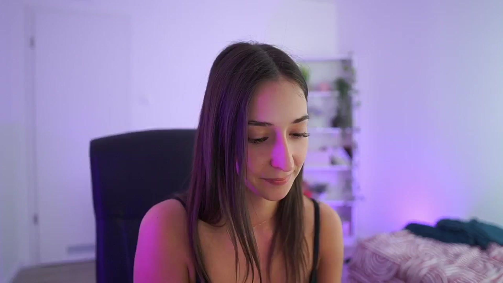 Gallery image thumbnail from Brunettte_18's myfreecams stream on, 04/07/2026, 19:15 image 15 of 20