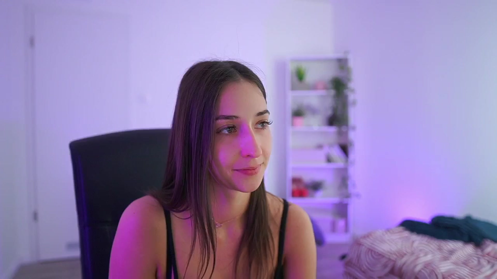 Gallery image thumbnail from Brunettte_18's myfreecams stream on, 04/07/2026, 19:15 image 6 of 20