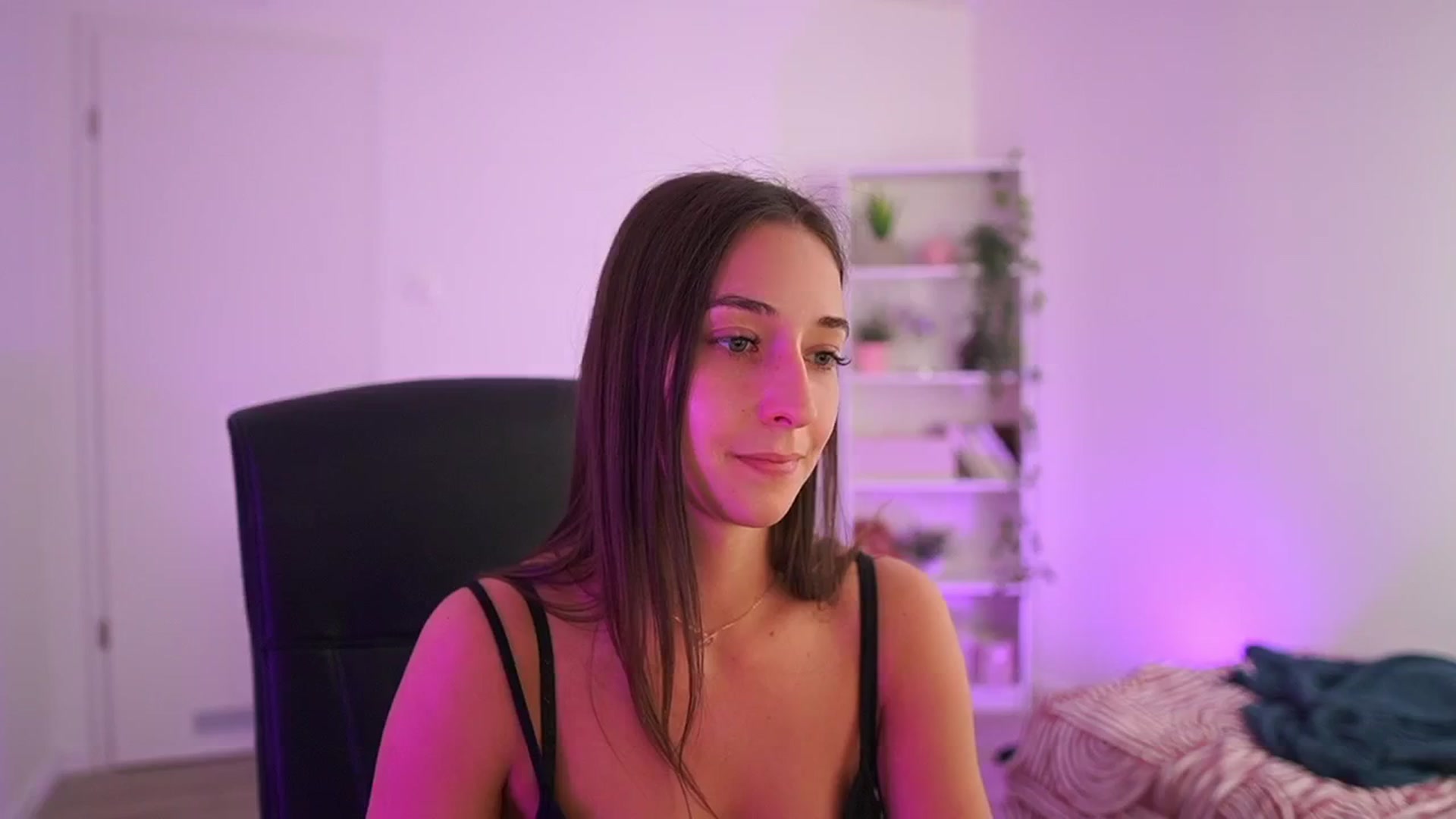Gallery image thumbnail from Brunettte_18's myfreecams stream on, 04/07/2026, 21:19 image 10 of 20
