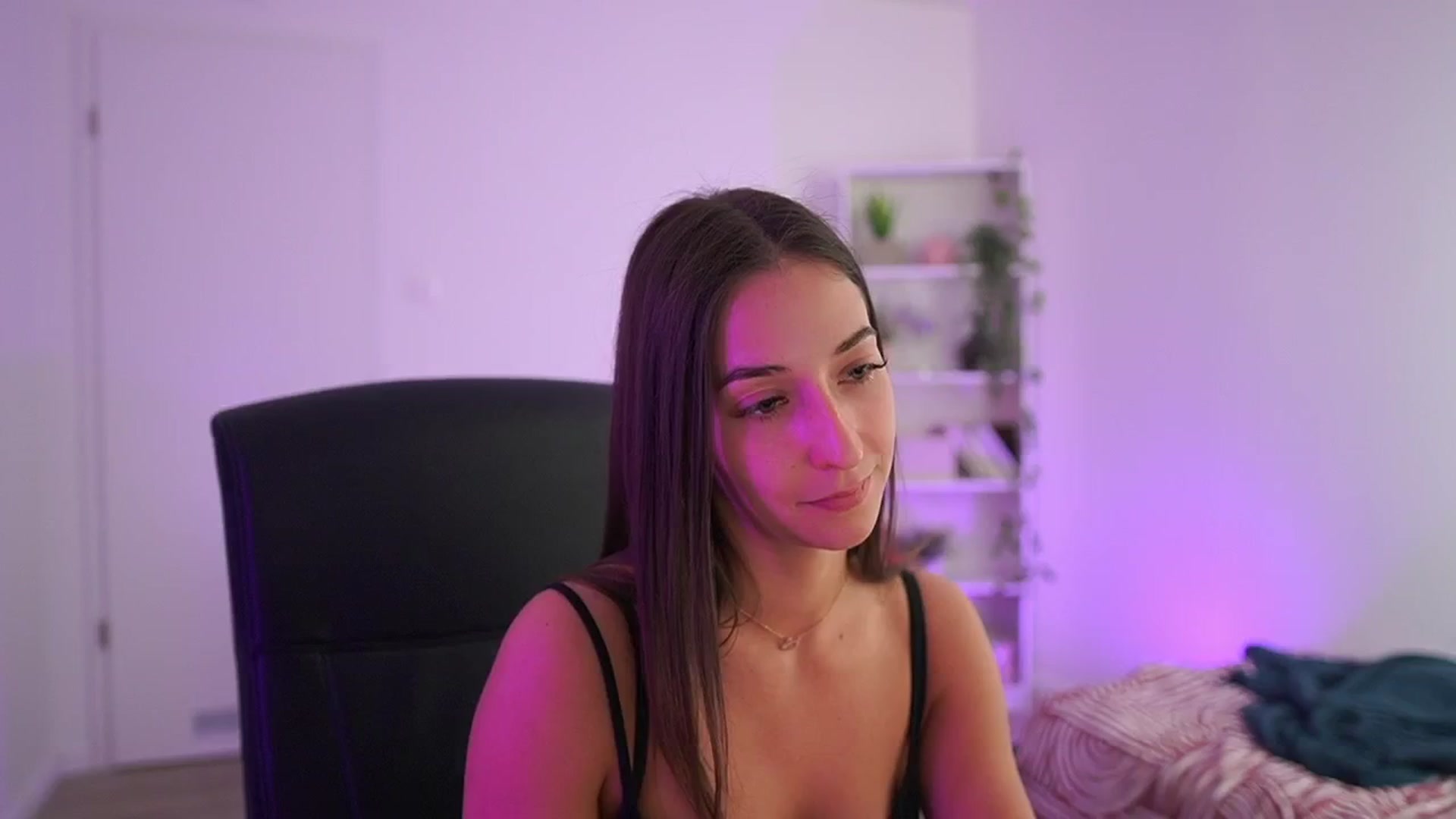 Gallery image thumbnail from Brunettte_18's myfreecams stream on, 04/07/2026, 21:19 image 9 of 20