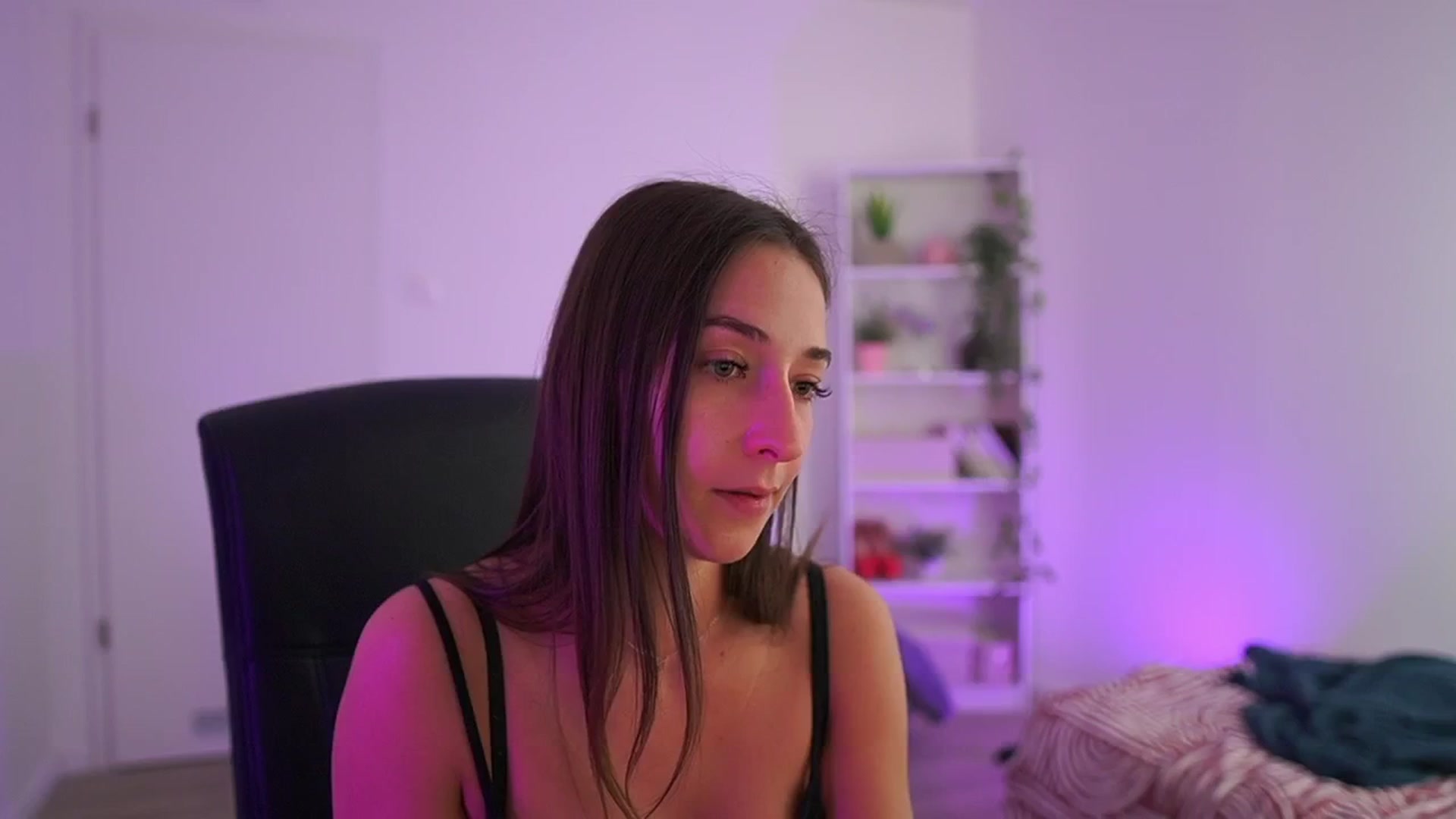 Gallery image thumbnail from Brunettte_18's myfreecams stream on, 04/07/2026, 21:19 image 12 of 20