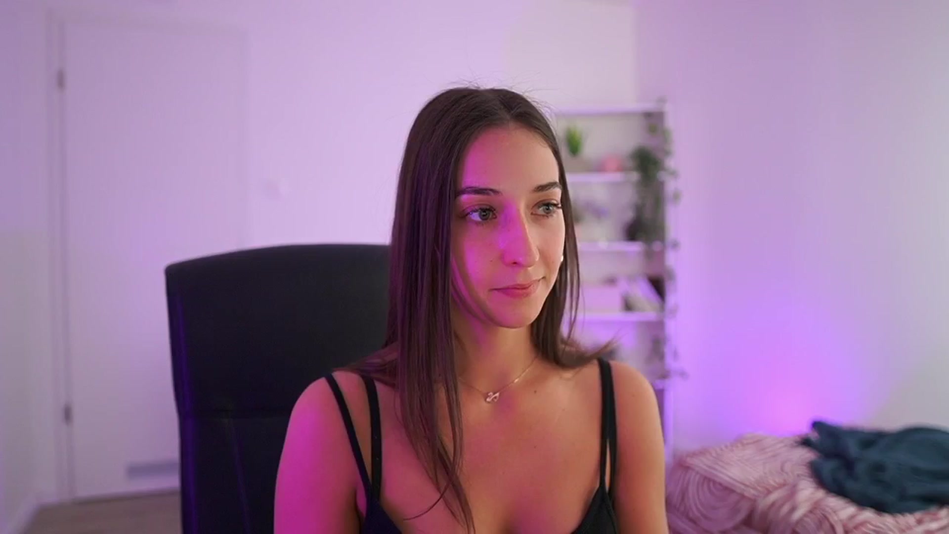 Gallery image thumbnail from Brunettte_18's myfreecams stream on, 04/07/2026, 21:19 image 13 of 20