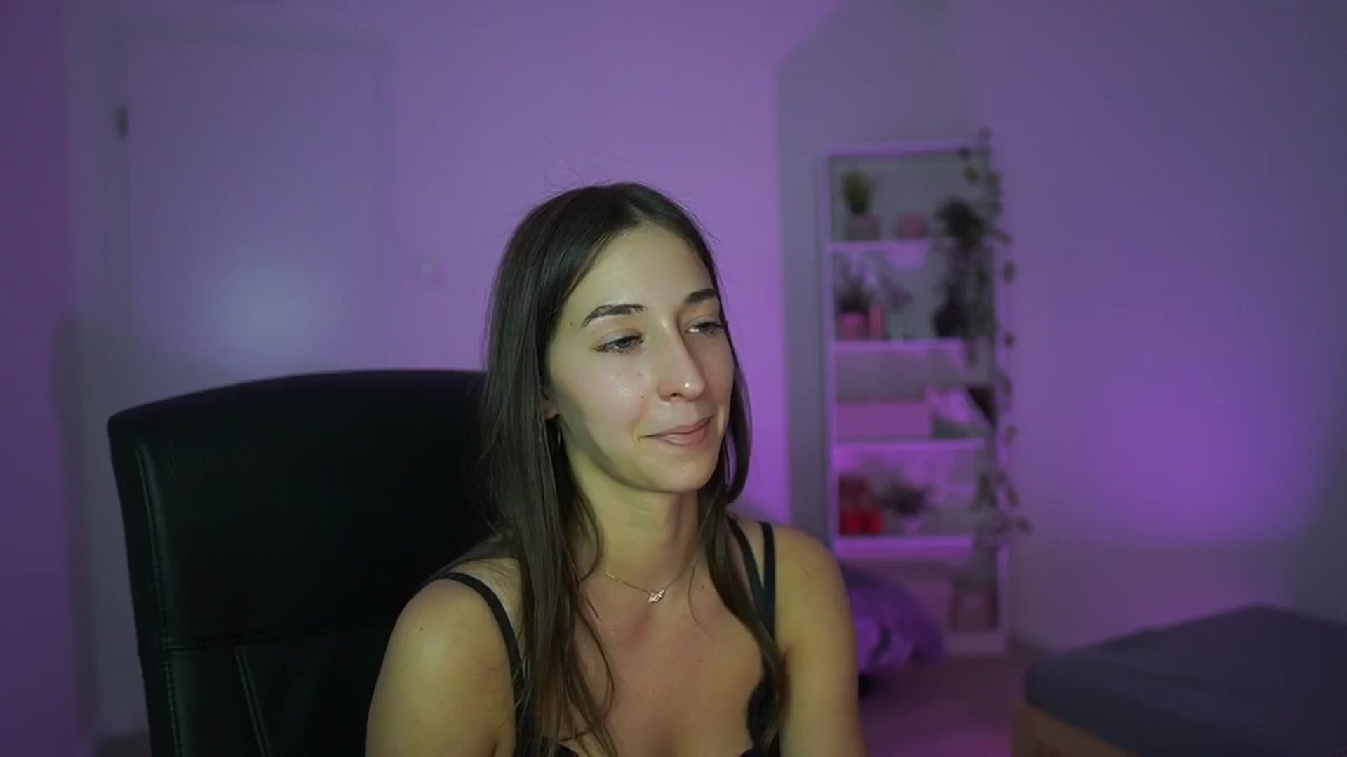 Gallery image thumbnail from Brunettte_18's myfreecams stream on, 04/08/2026, 19:57 image 16 of 20
