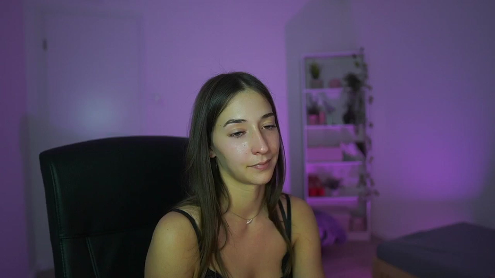 Gallery image thumbnail from Brunettte_18's myfreecams stream on, 04/08/2026, 19:57 image 14 of 20