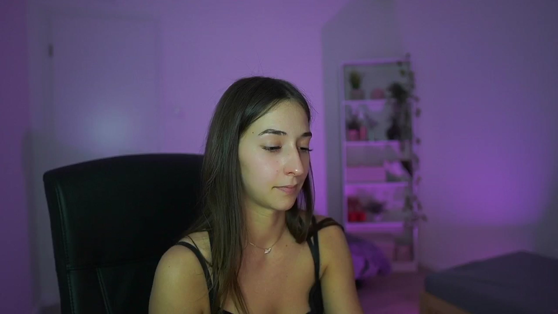 Gallery image thumbnail from Brunettte_18's myfreecams stream on, 04/08/2026, 19:57 image 11 of 20