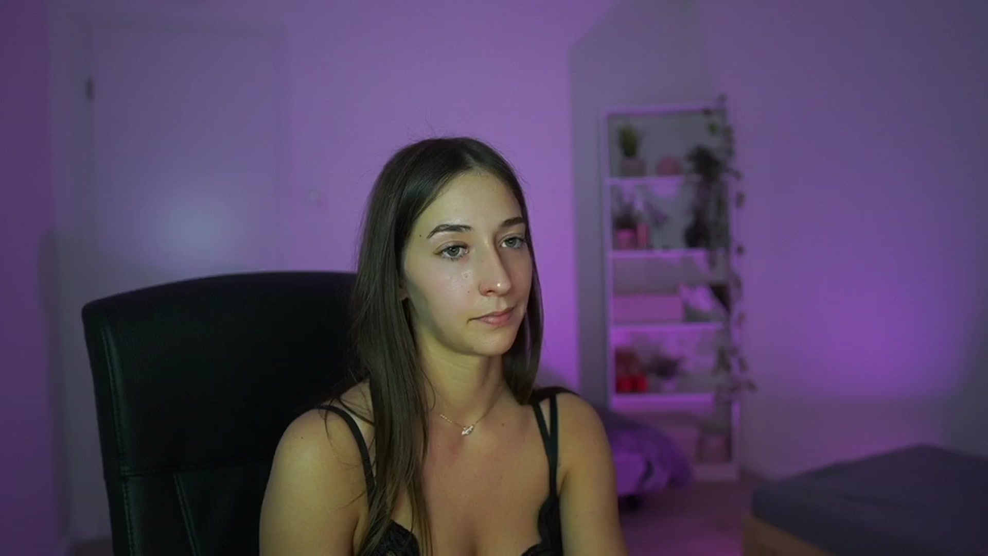 Gallery image thumbnail from Brunettte_18's myfreecams stream on, 04/08/2026, 19:57 image 6 of 20