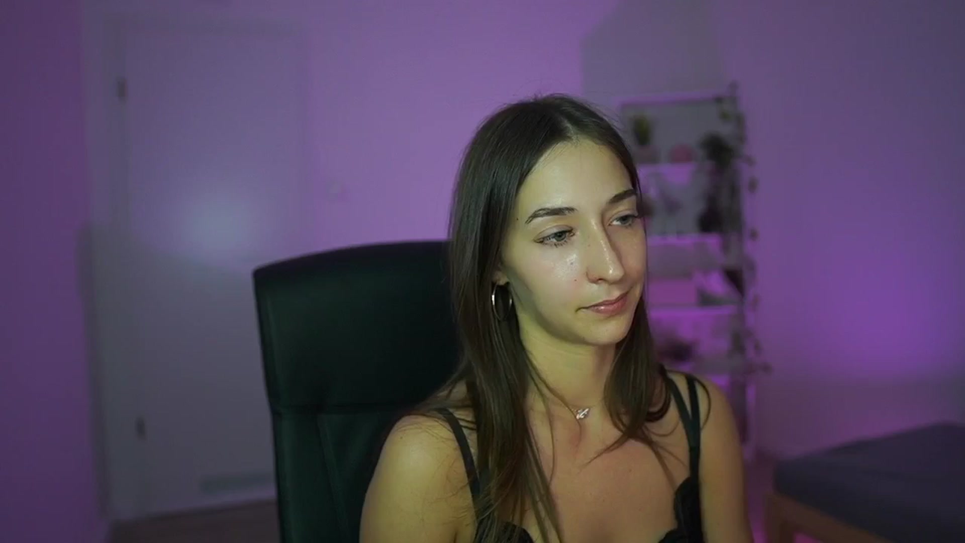 Gallery image thumbnail from Brunettte_18's myfreecams stream on, 04/08/2026, 21:56 image 11 of 20