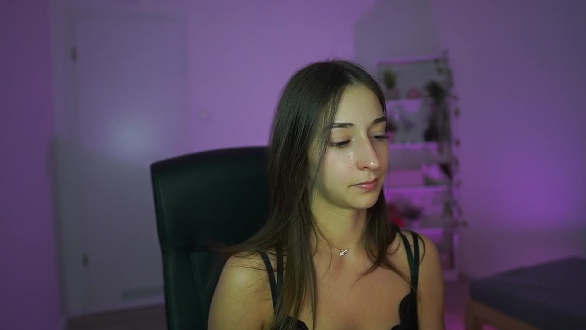 Gallery image thumbnail from Brunettte_18's myfreecams stream on, 04/08/2026, 21:56 image 6 of 20