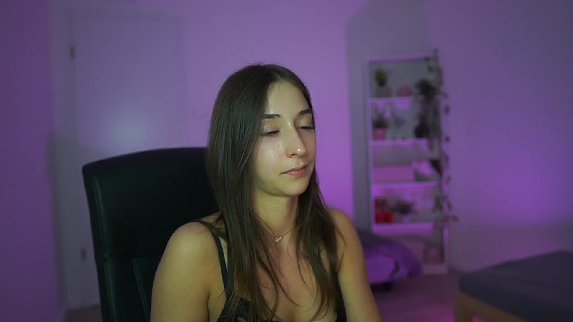 Gallery image thumbnail from Brunettte_18's myfreecams stream on, 04/08/2026, 23:12 image 14 of 20
