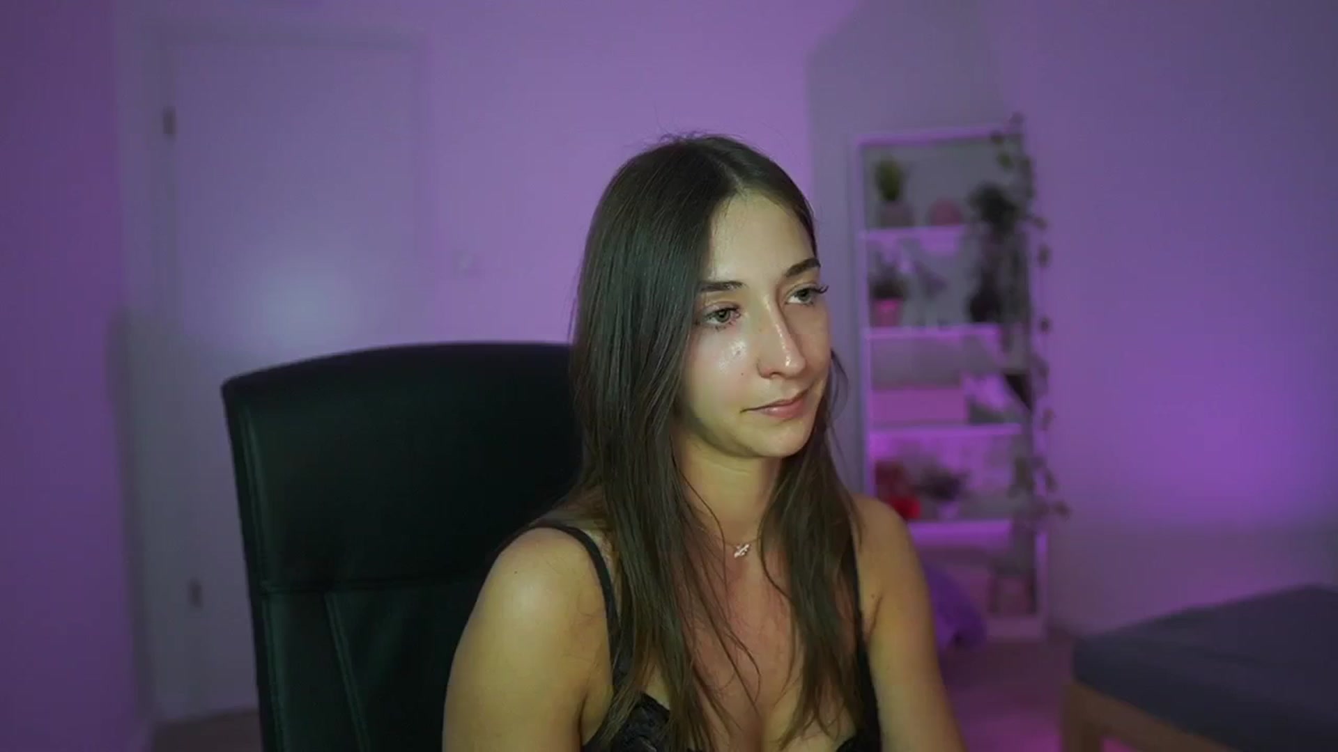 Gallery image thumbnail from Brunettte_18's myfreecams stream on, 04/08/2026, 23:12 image 4 of 20