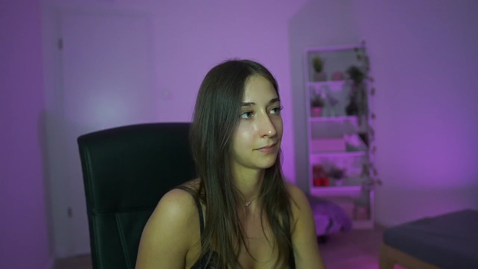 Gallery image thumbnail from Brunettte_18's myfreecams stream on, 04/08/2026, 23:12 image 9 of 20