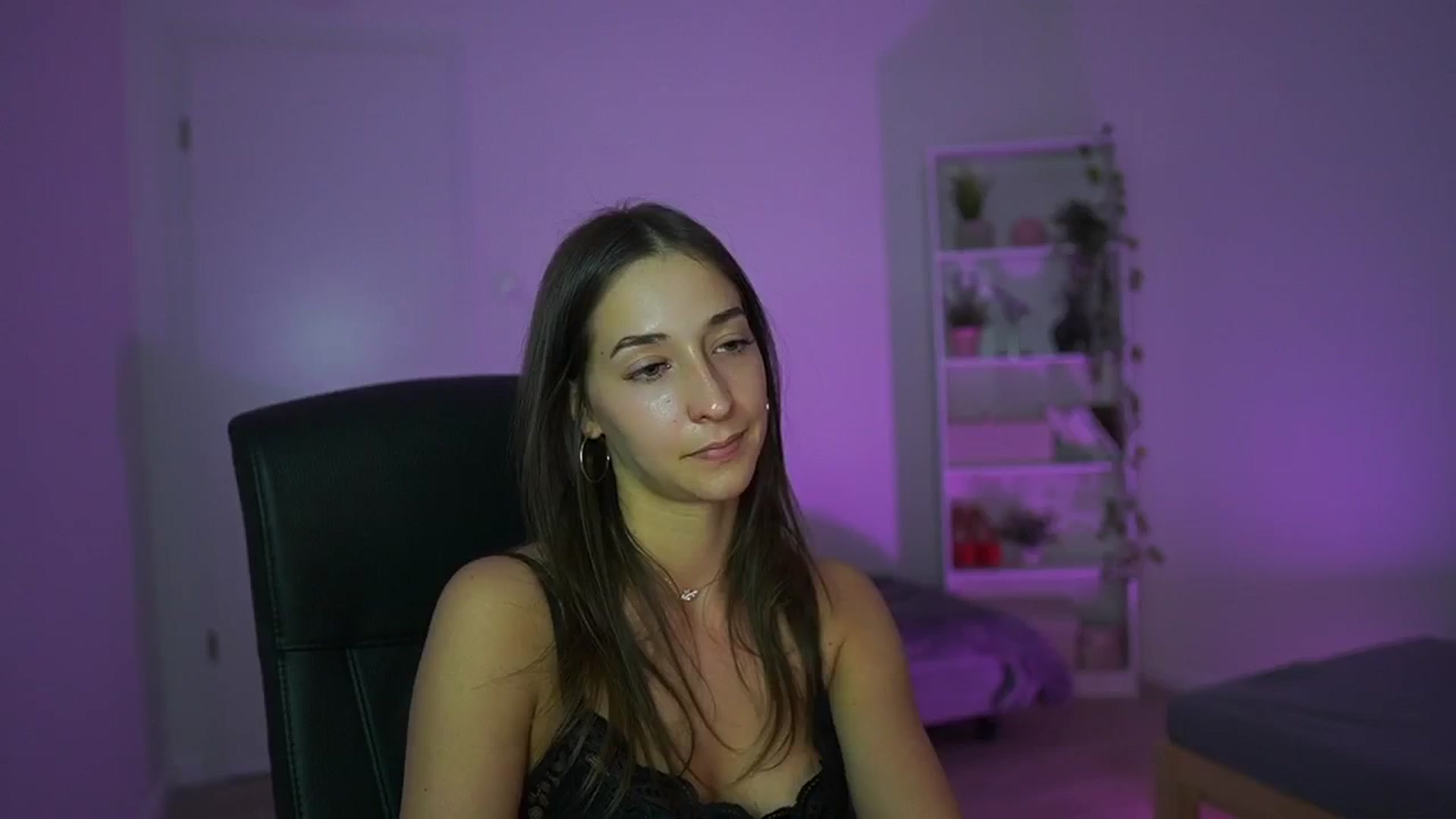 Gallery image thumbnail from Brunettte_18's myfreecams stream on, 04/08/2026, 23:12 image 17 of 20