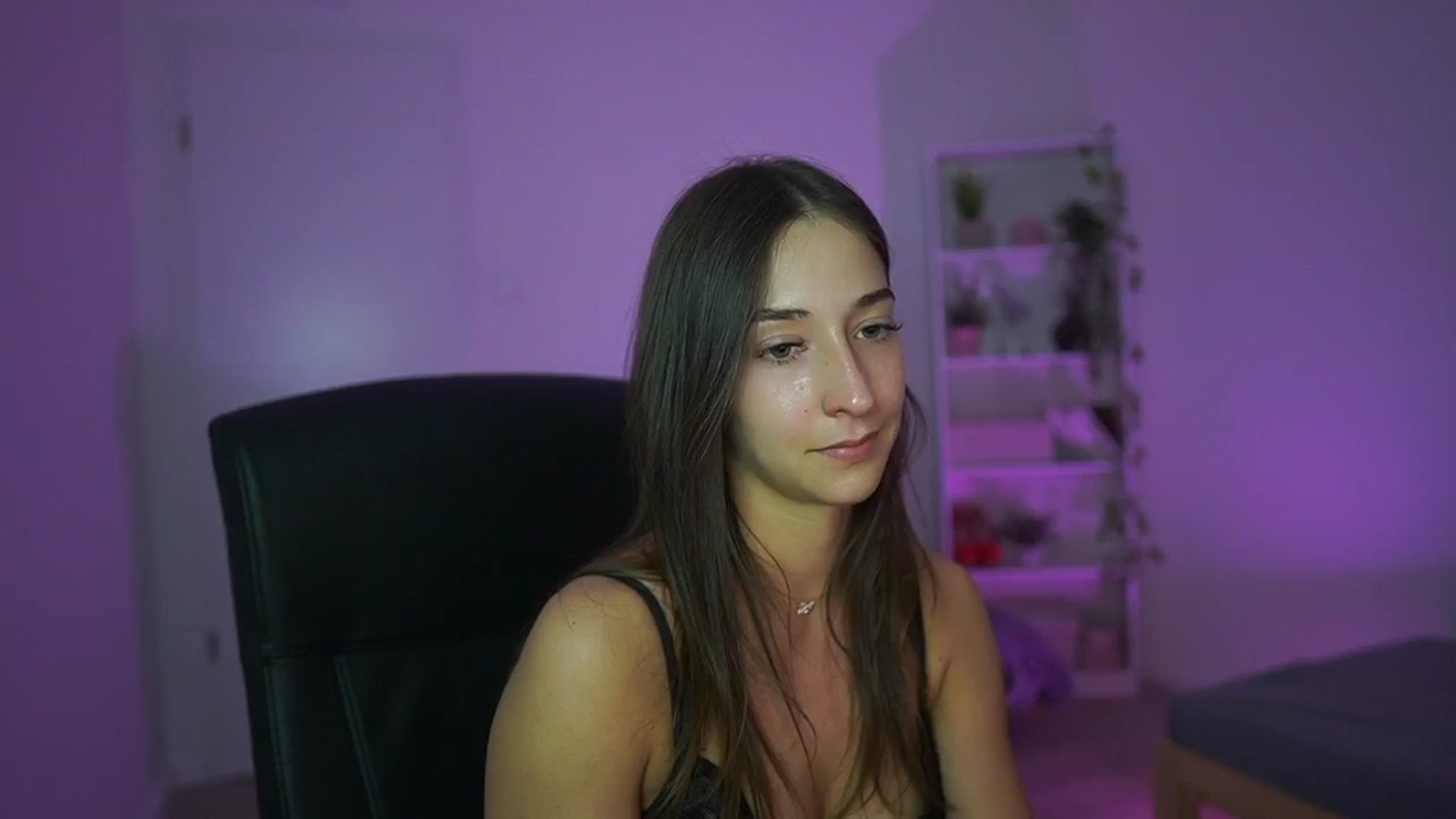 Gallery image thumbnail from Brunettte_18's myfreecams stream on, 04/08/2026, 23:12 image 3 of 20