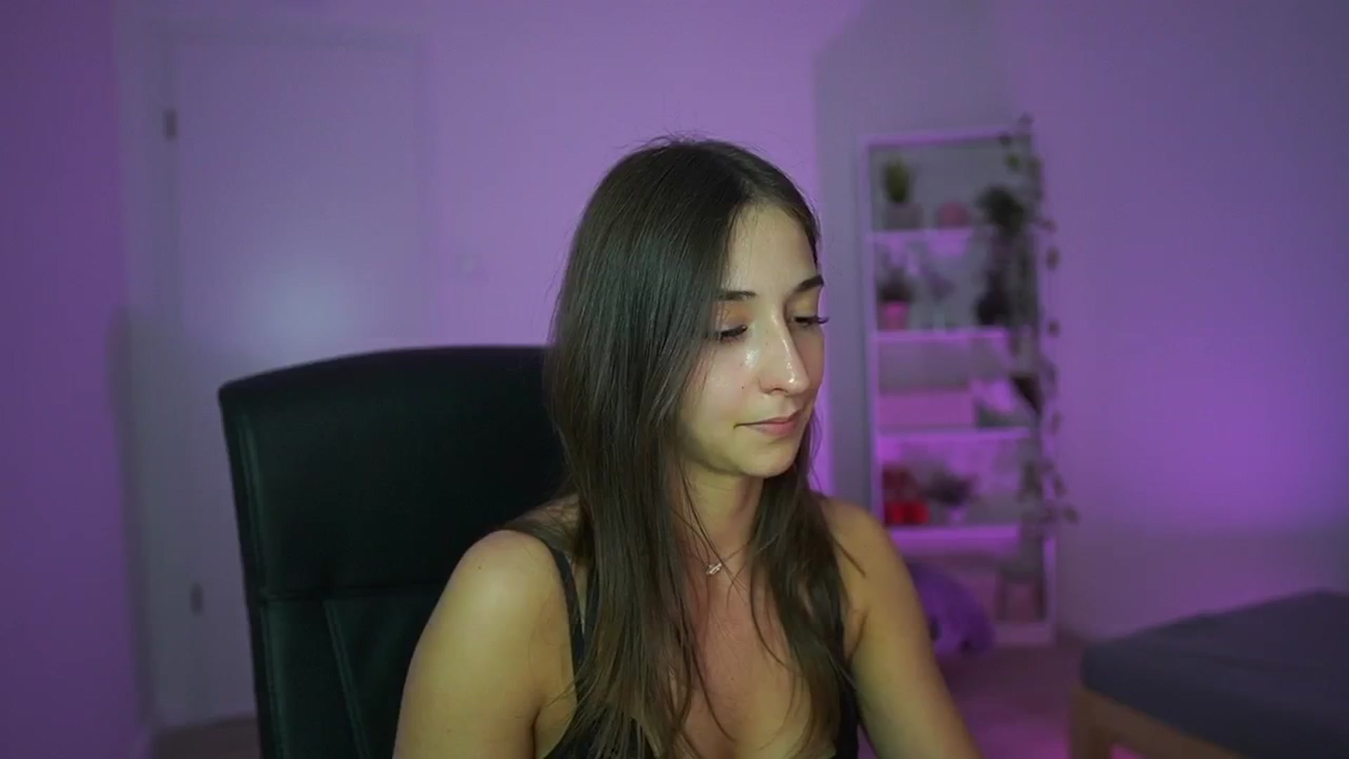 Gallery image thumbnail from Brunettte_18's myfreecams stream on, 04/08/2026, 23:12 image 7 of 20