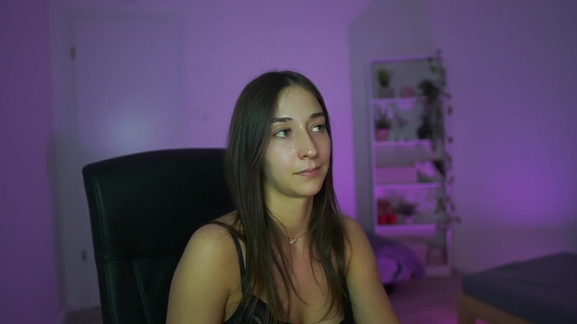 Gallery image thumbnail from Brunettte_18's myfreecams stream on, 04/08/2026, 23:12 image 15 of 20